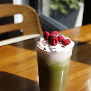dessert, drink