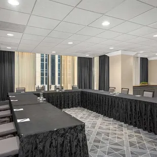 The Marquette Hotel, Curio Collection by Hilton