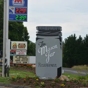 the location of the mason jar restaurant