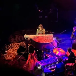 Norah Jones facing stage left