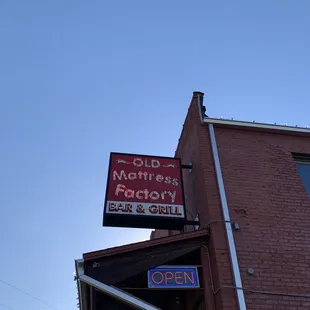 a sign for old mattress factory
