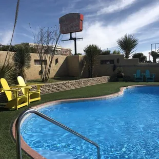 Classic kidney shaped pool