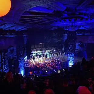 Can see the stage