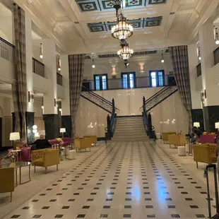 Beautiful lobby!