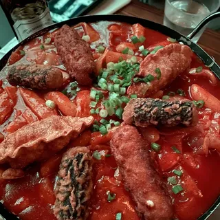 Spicy Rice Cake with Seaweed Rollsrolls