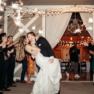 This venue is AMAZING and the owners are so so so awesome. Highly recommend!