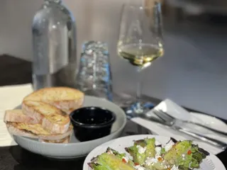 Cordial Cellar + Lounge