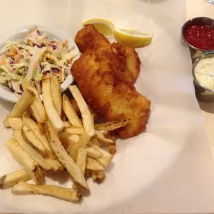Good old fish 'n' chips with cole slaw. The fish was perfectly done with a crunchy crisp outside, and tender and flaky inside.