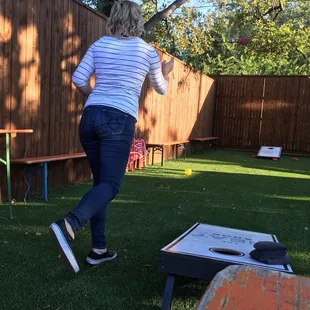 This place not only has amazing meat, but they have delicious sandwiches, amazing staff and cornhole in the back.