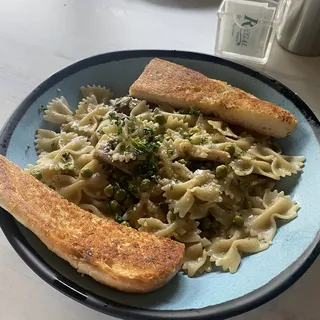 Farfalle con Funghi