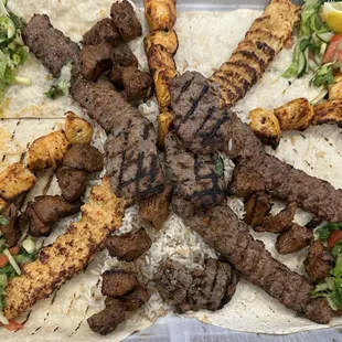 Mixed grill plate for 4 people.
