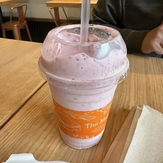 STRAWBERRY SHAKE