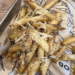 GARLIC PARMESAN FRIES