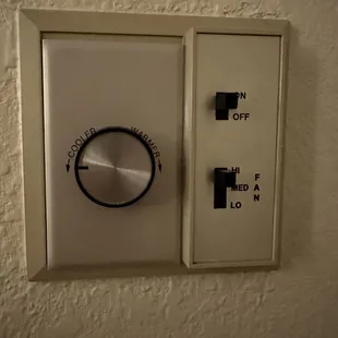 Thermostat - HOW ARE THESE STILL A THING IN 2024????????