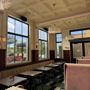 sushi and sashimi, interior