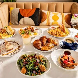 Breakfast and lunch dishes