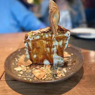 Pistachio ice cream pastry cake