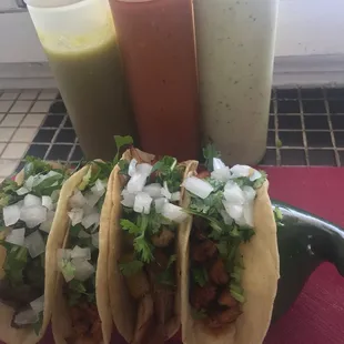 Tacos de lengua chorizo pastor