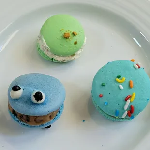Adorable Chocolate Chip Cookie Dough, Pistachio, and Funfetti Cookie Dough Macarons!