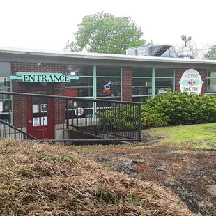 the entrance to the restaurant