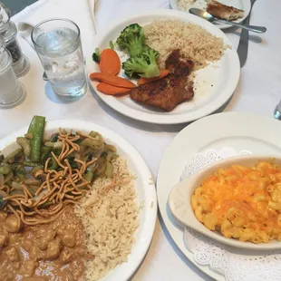 Excellent service, great flavors, nostalgic atmosphere. Always a good bet.