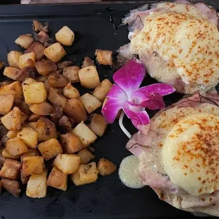 Eggs Benedict