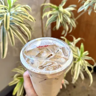 iced vanilla latte