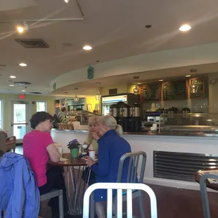Nice casual spot for coffee and bagels