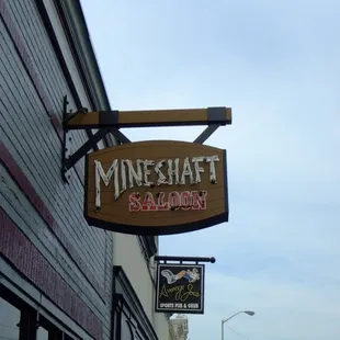 a view of the outside of the building