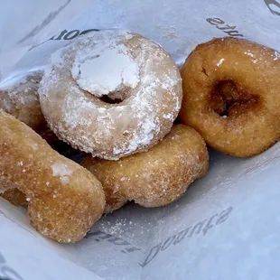 04.06.22 Mini Donuts (6-pcs with powder sugar topping)