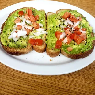 avocado toast with tomatoes and onions