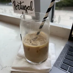 Iced vanilla latte