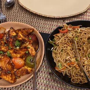 Hakka Chili Sauce PANEER, Noodles VEGETABLES