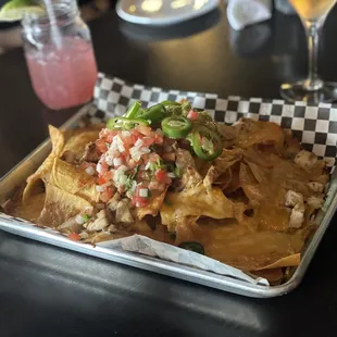 Nachos + chicken and guacamole