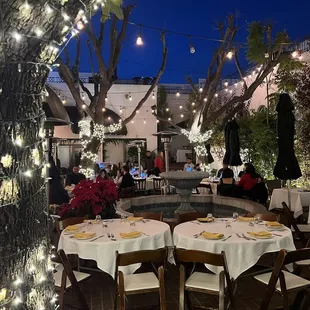 Great time to enjoy Mission Square.  Call for reservation or simply arrive early.