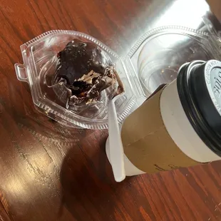 Bumpy cupcake and a Mitten Latte