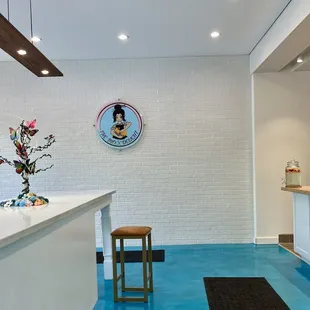 sushi and sashimi, interior