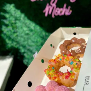 Ube, Fruit Pebbles, Nutella   IG @duh_lish