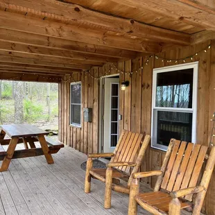 Front porch - Kokosing cabin