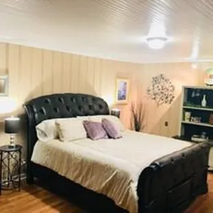 Robert S Kerr Hideaway, 10 feet from the waters edge.