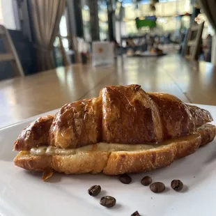 Espresso croissant