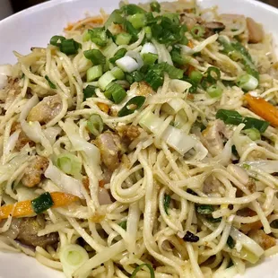 Chicken Wok Tossed Hakka Noodles