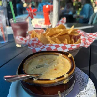 Famous queso