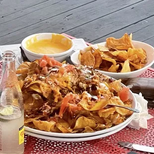 Nachos - holy moly that&apos;s huge!!