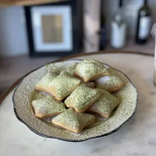 ig: @whatsviveating  |  matcha beignets