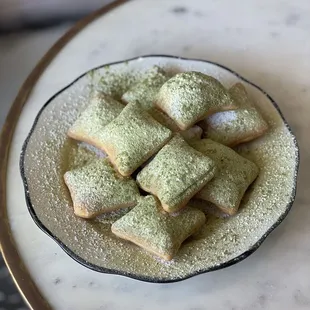 ig: @whatsviveating  |  matcha beignets