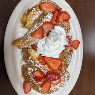 French toast with fresh strawberries