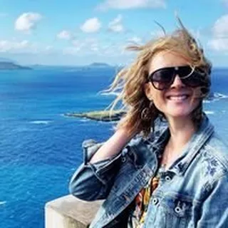 Lauren R.