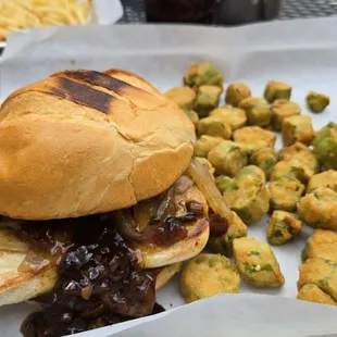 Grilled chicken sammich with okra