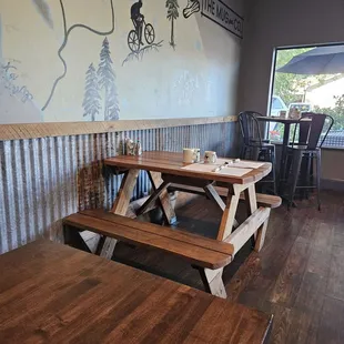 Indoor seating, variety of choices